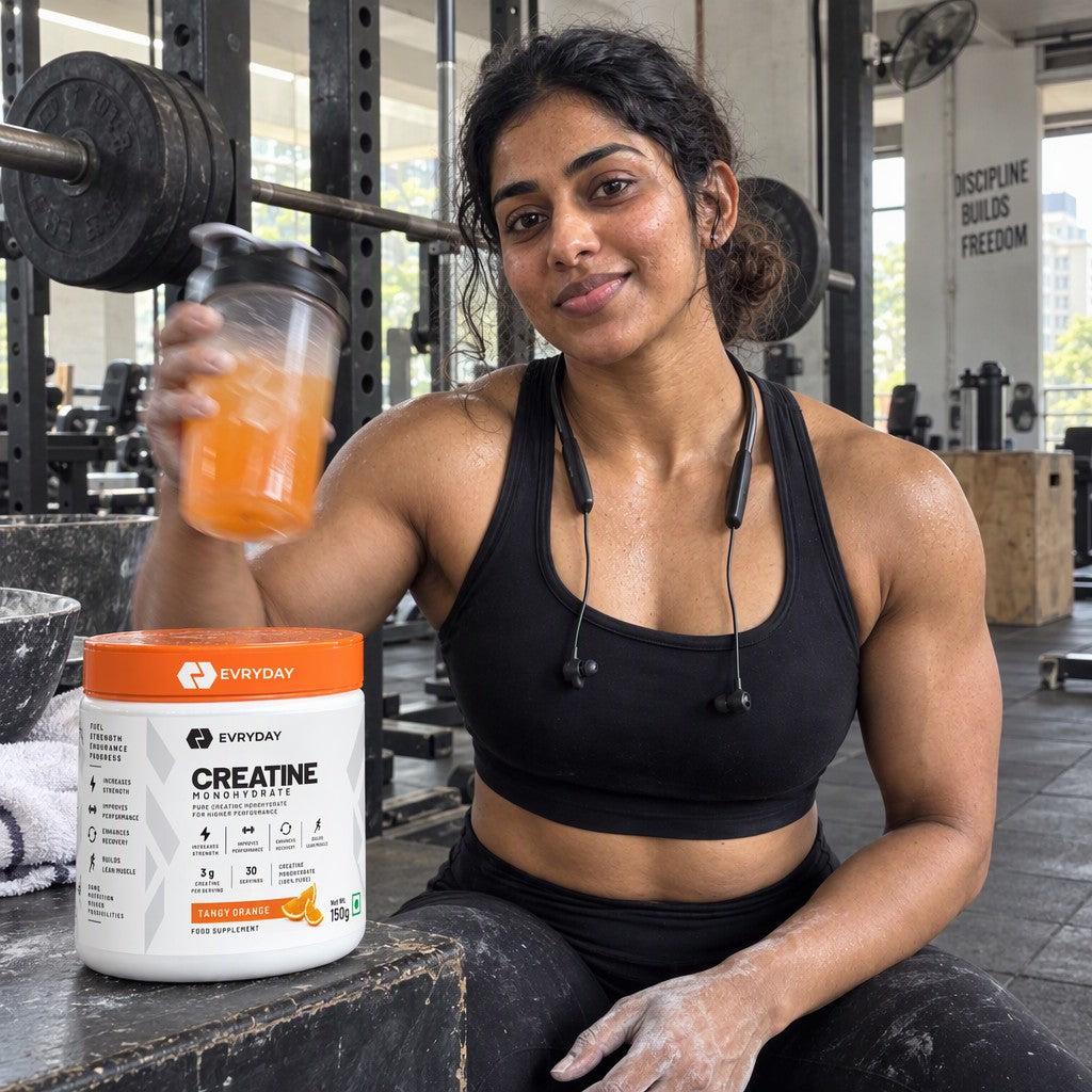 Shaking EVRYDAY Creatine Monohydrate - Tangy Orange at home