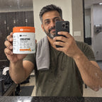 Gym selfie with EVRYDAY Creatine Monohydrate - Tangy Orange