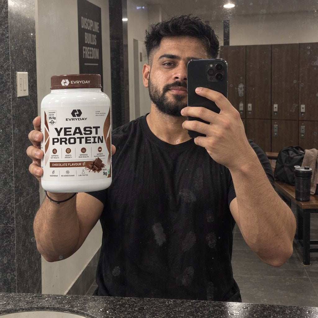Gym selfie with EVRYDAY Fermented Yeast Protein - Chocolate